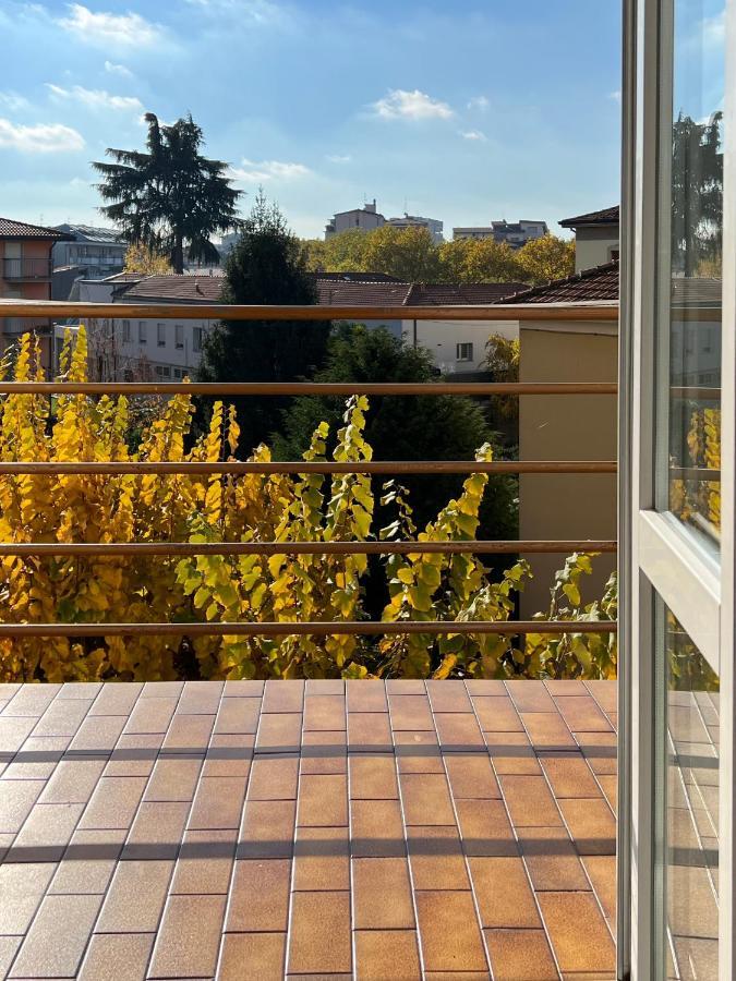 Ferienwohnung Il Ritrovo, Luminoso Trilocale In Citta Bergamo Exterior foto